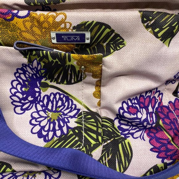 Tumi Multi Color Cross Body Designer Bag - Picture 3 of 13